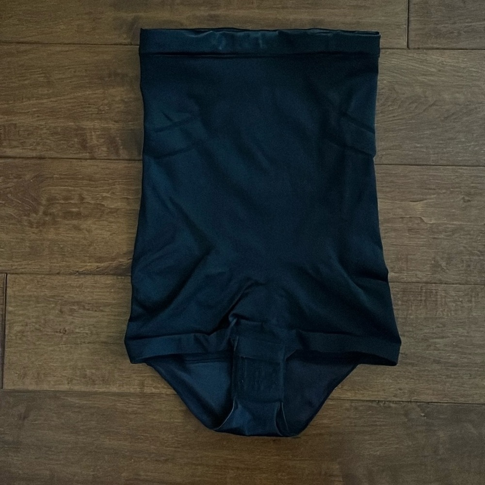 Spanx High Waisted Shaping Panty Red Hot Firm Control Black Size M - Picture 3 of 9